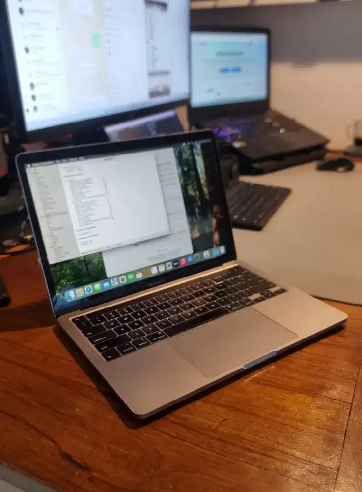 Macbook pro 2020 13inch i7 16/512