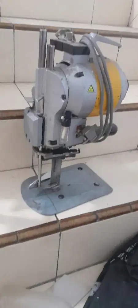 Mesin Potong lurus KM 5