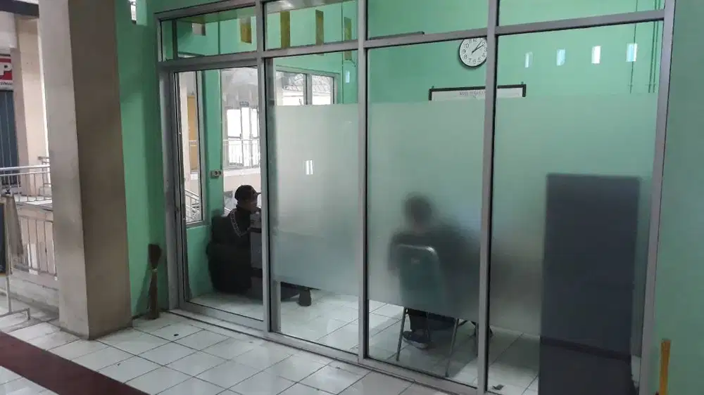 Sticker Sandblast Kaca film rumah, perkantoran stiker sandblast oneway