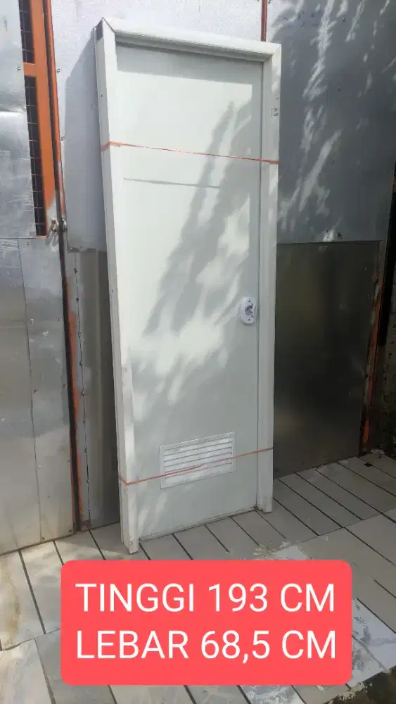 PINTU KUSEN KAMAR MANDI PVC 193X68,5 BEKAS SEKEN COPOTAN