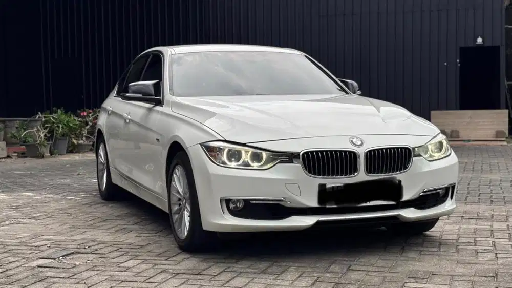 BMW F30 320 Luxury 2013