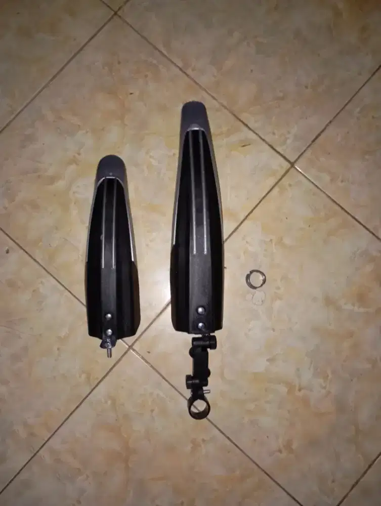 Sayap depan belakang sepeda gunung