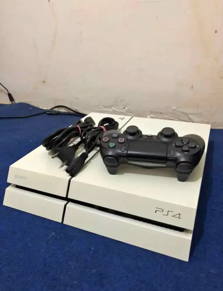 PS4 FAT Putih - 1 TB : Bisa di antar / COD