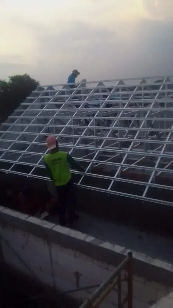 Tukang bangunan,listrik,galvalum,canopi,keramik,partisi, cat,dll