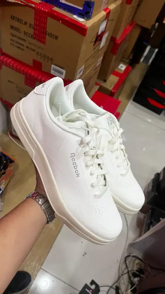 Sepatu putih sneaker Reebok size 40 original