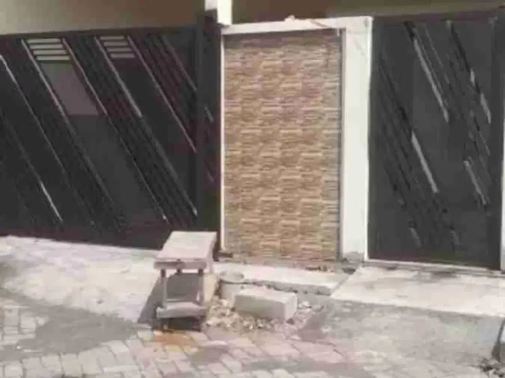 Rumah Strategis dekat Merr , Kampus UPN disewakan .