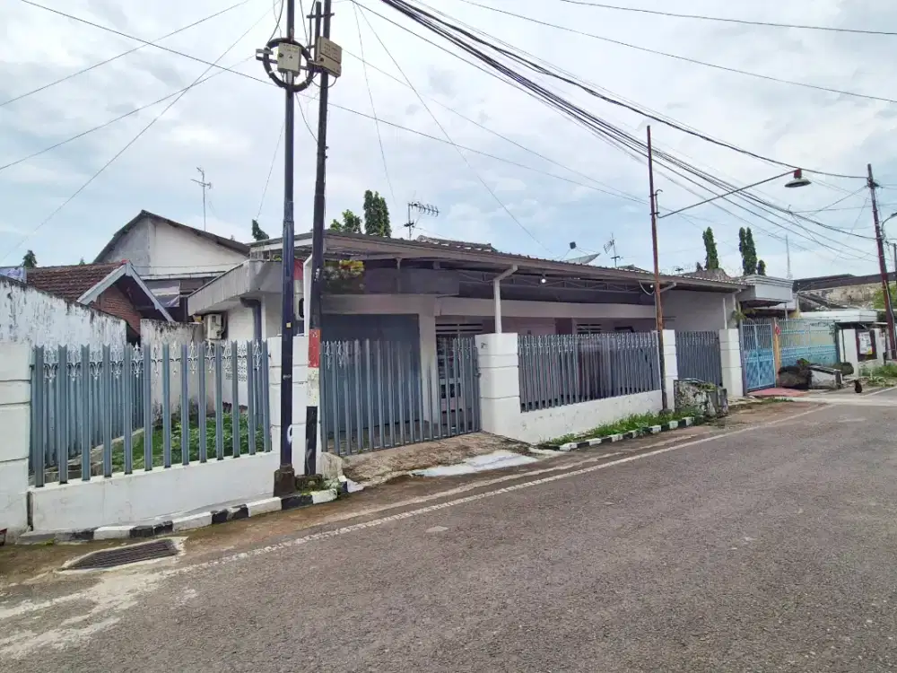 Rumah Murah Tengah Kota Luas 254 m2 Area Burung Burung