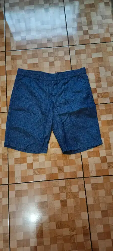 Bekas pribadi celana uniqlo nomor 32