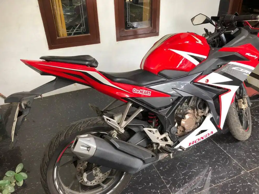 Honda CBR Merah Putih 150