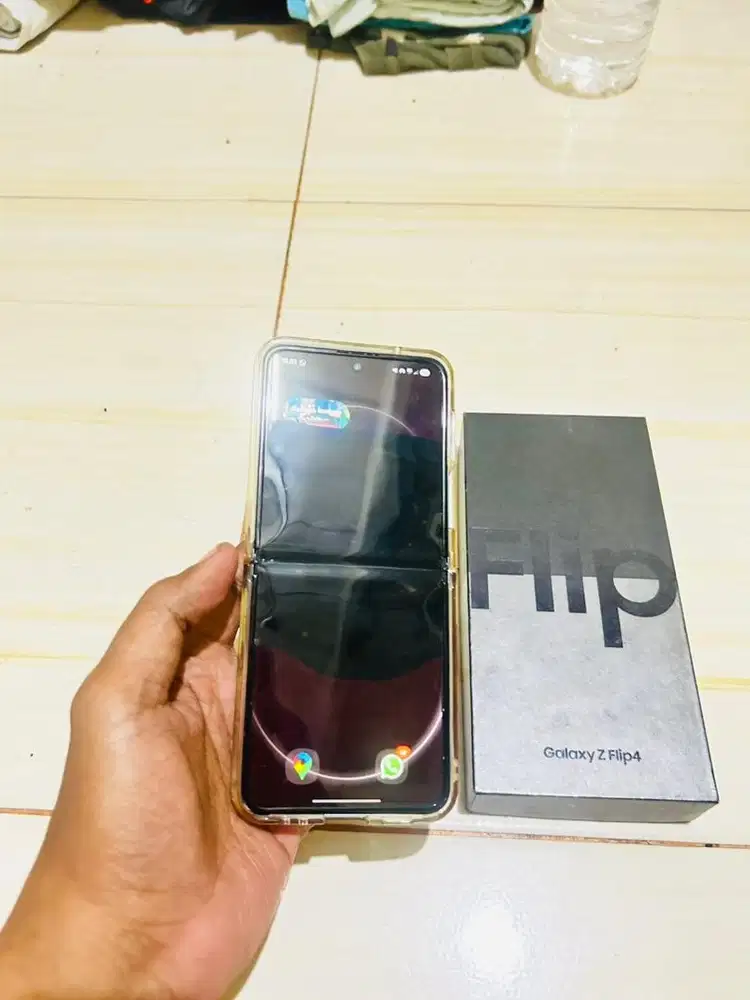 Flip 4 ram 8 minus lcd