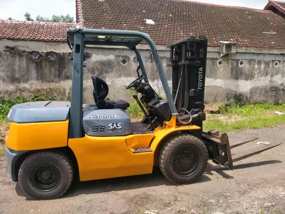 Forklift Toyota 3,5 Ton,Manual,Tiang Fullfreelift,7FD35,Tahun 2012