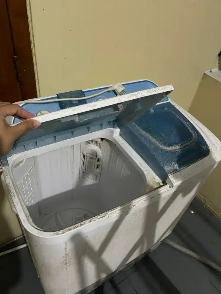 Mesin cuci denpo dua tabung