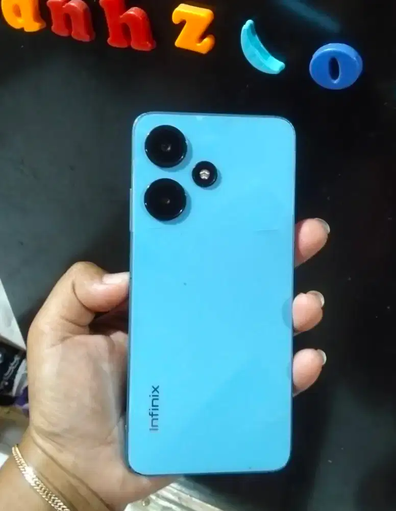 Infinix hot 30i ram 8+8/128 nomines.