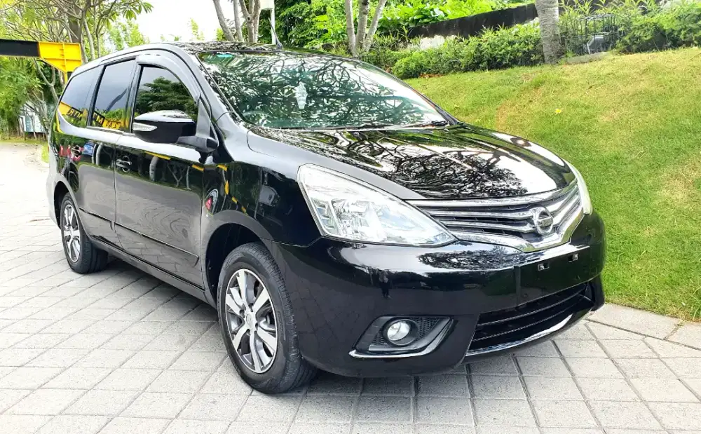 ISTIMEWA Grand Livina XV 2016/2017 Matic Hitam No Ertiga GX 2015 KIM