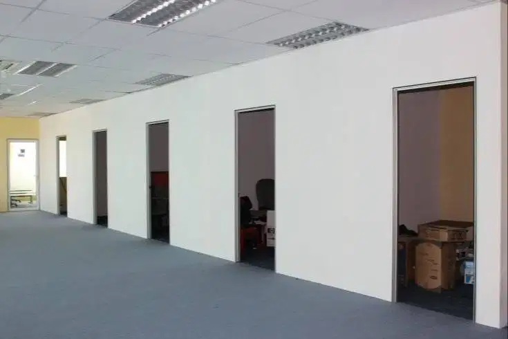 Sekat Plafon Partisi PVC GRC Gypsum Jasa Tukang Pasang Wall Moulding