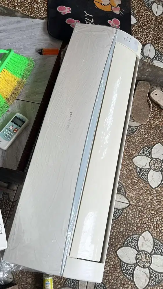 DIJUAL AC SHARP 1/2 PK SECOND