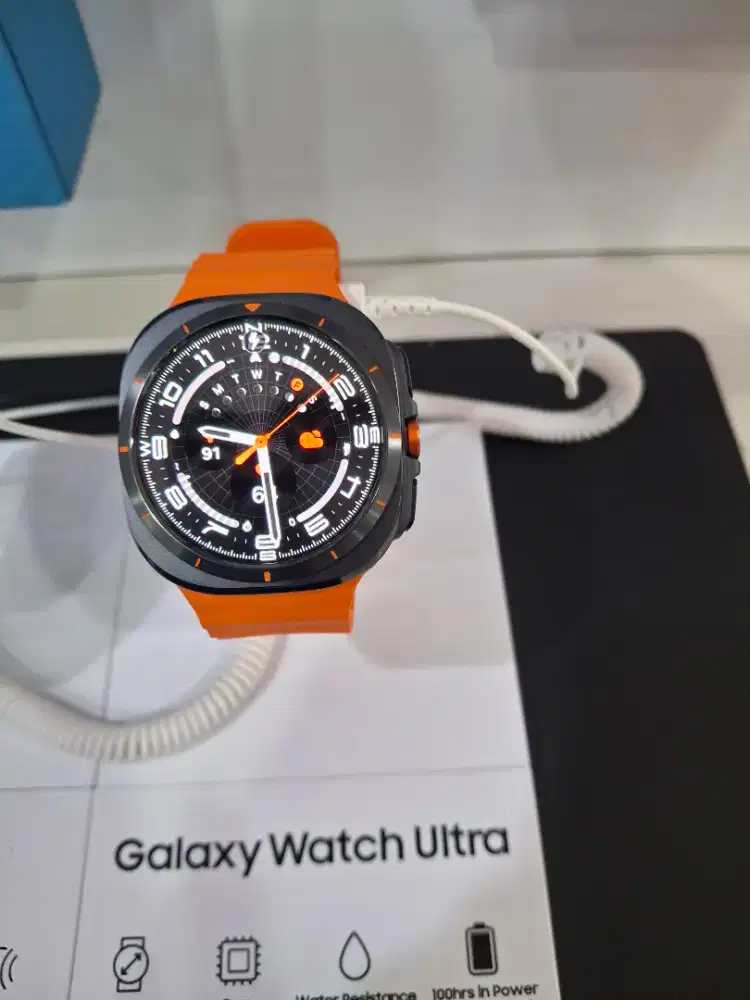 Smartwatch Samsung Watch Ultra 47mm Gray Strap Orange Diskon 2 Juta