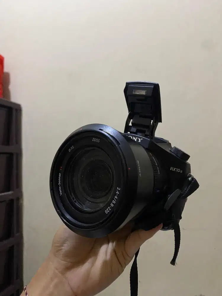 sony rx10 mark III