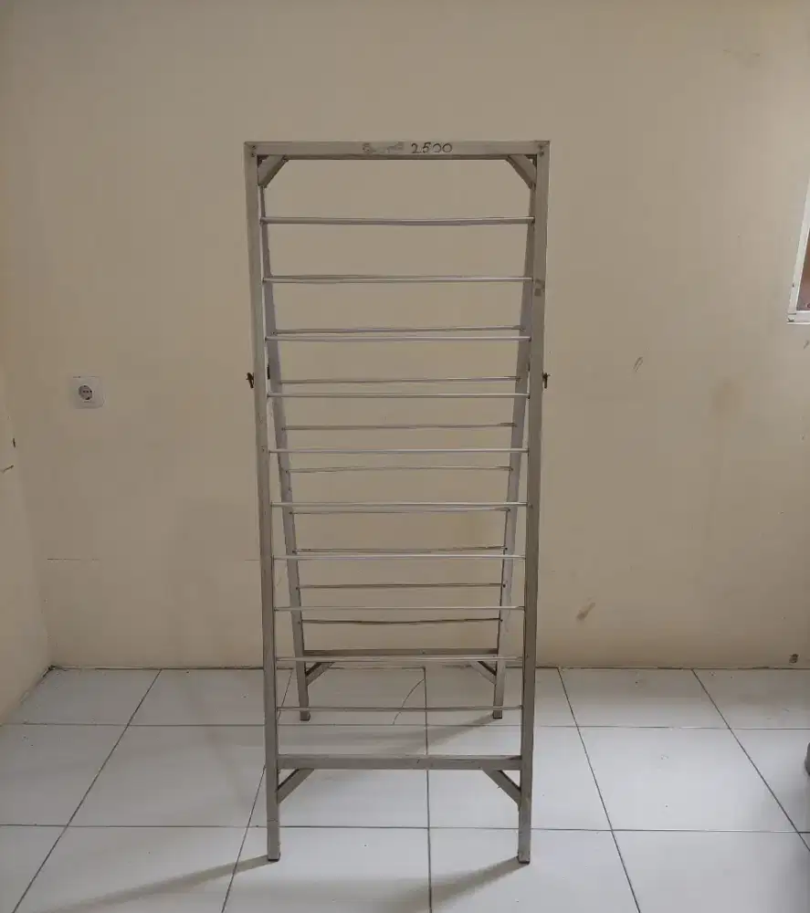 Rak display aluminium