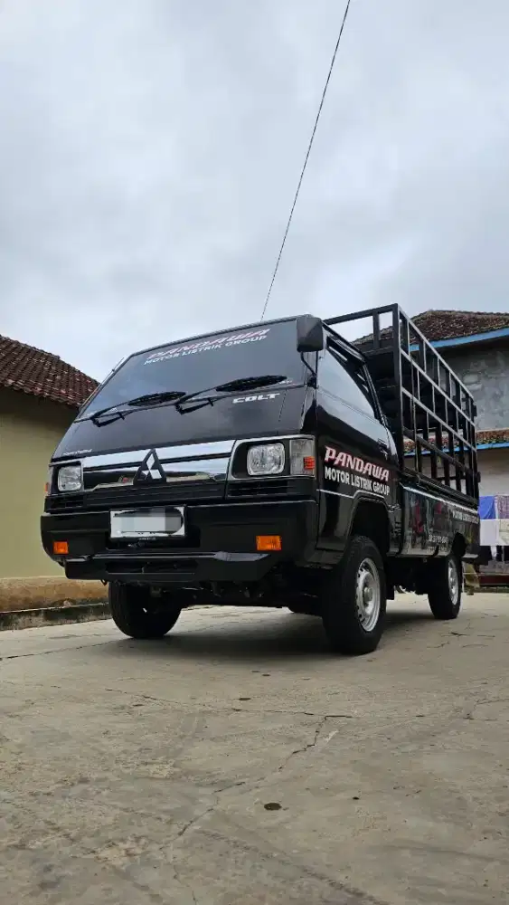 Mitsubishi L300 Like New 2024 Double Deck