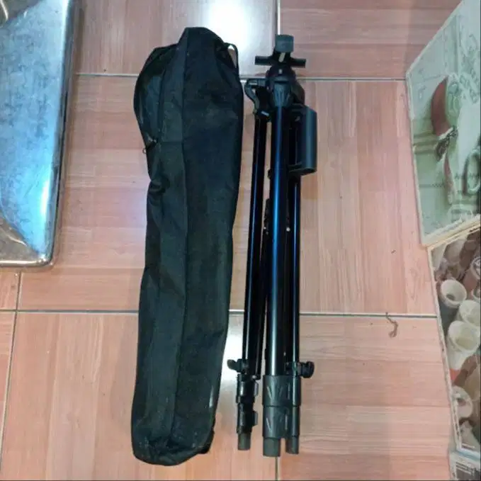 Extendable Tripod Stand Besi