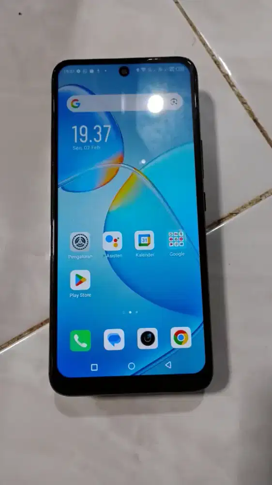 Infinix hot 12 play ram 4+2/128