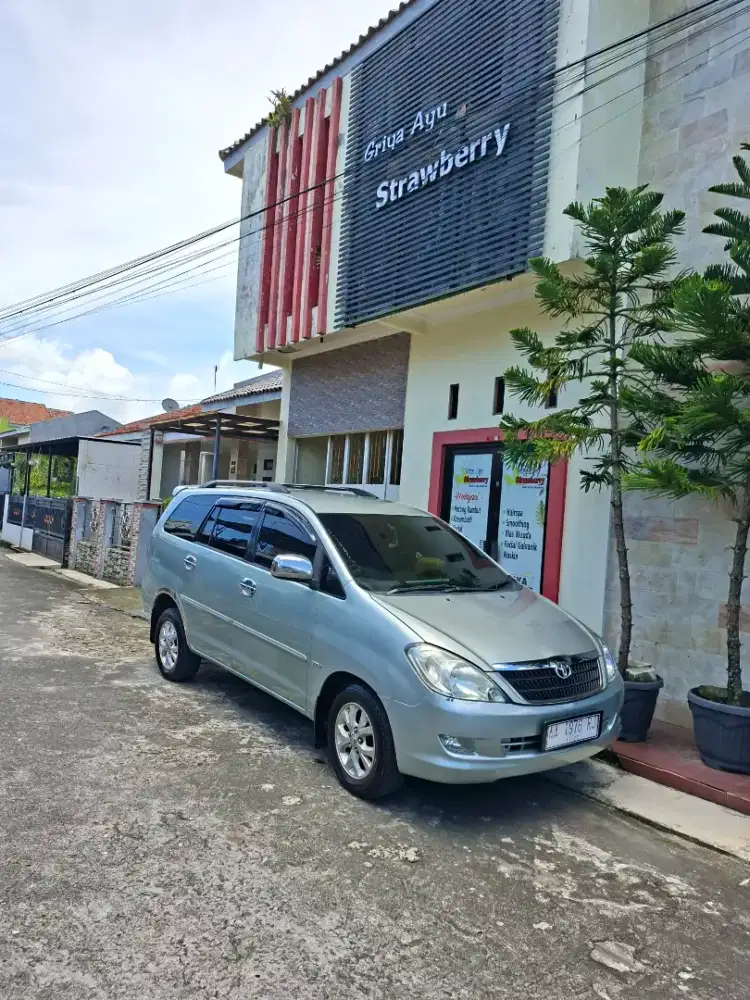 Mobil Kijang Innova Type V 2005