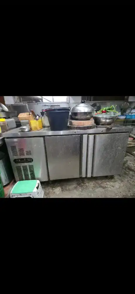 Undercounter chiller gea