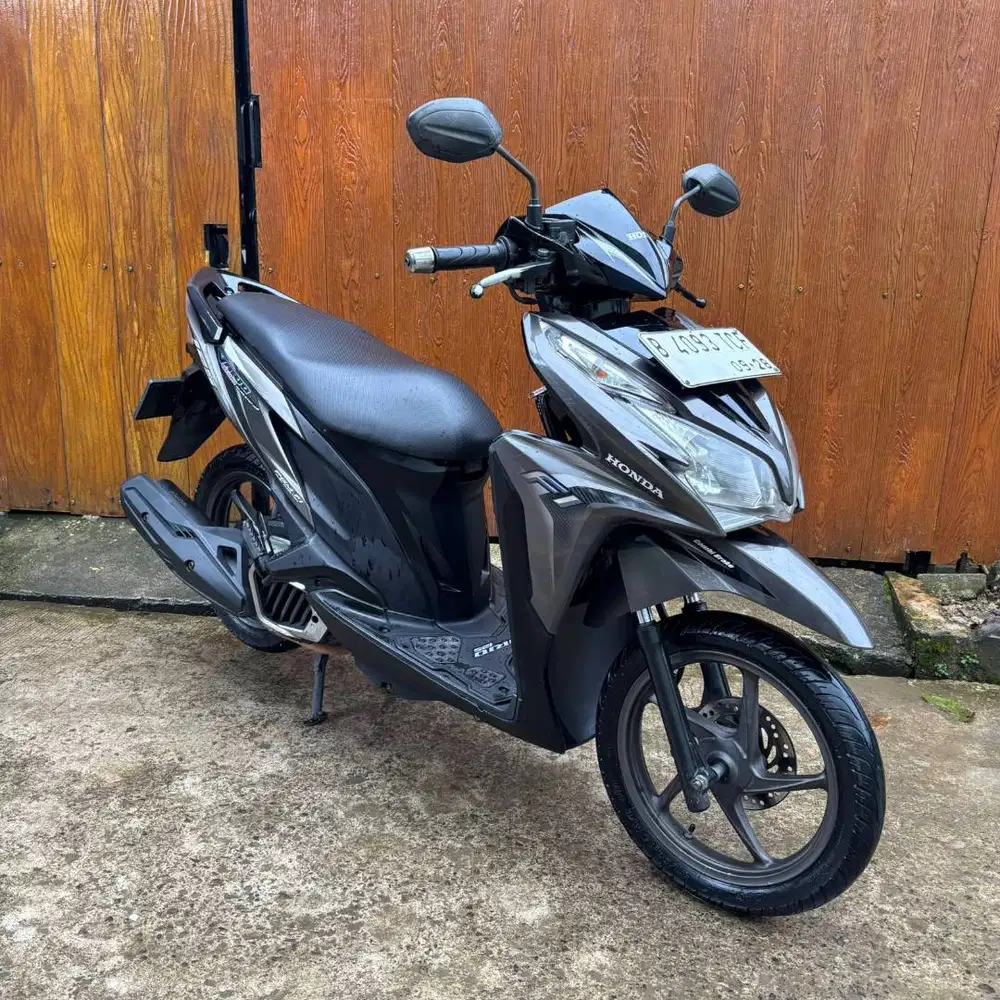 VARIO 125 CBS ISS TAHUN 2014 KONDISI TERAWAT MESIN SEGEL SIAP PAKE