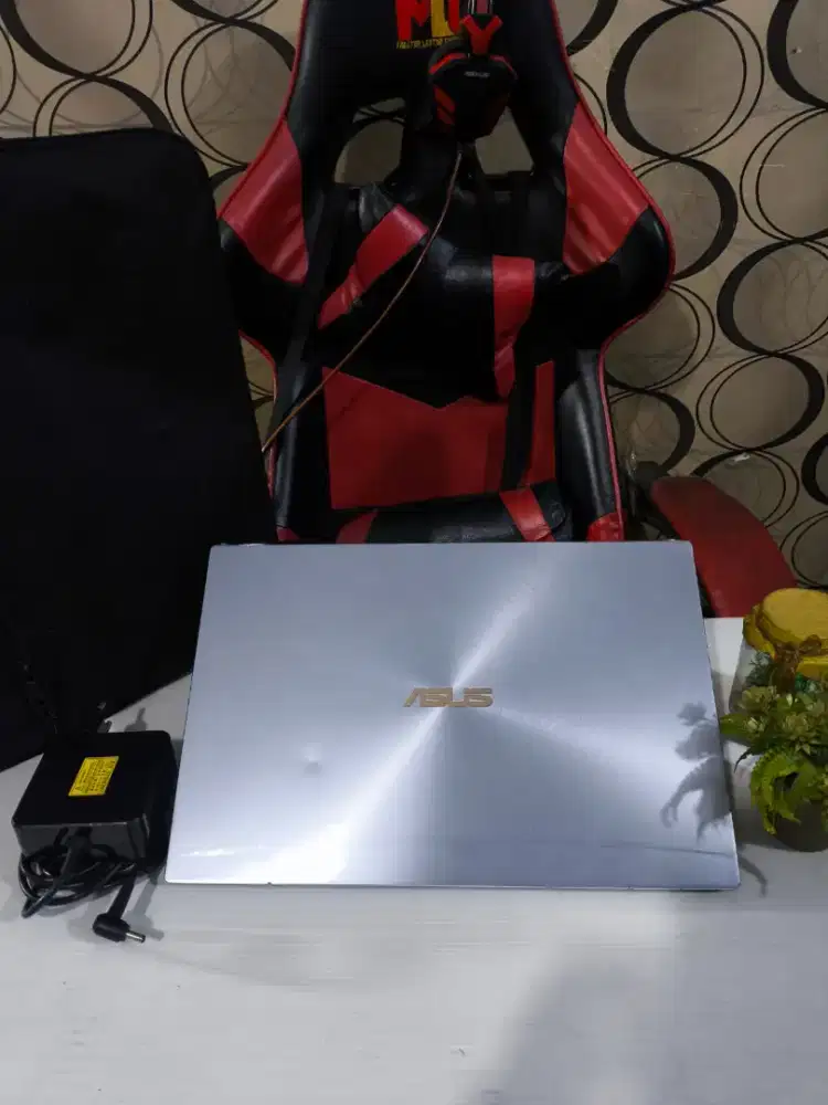 Laptop ASUS ZENBOOK  UX431DA RYZEN 5 RAM 8GB/SSD 512Gb SUPERSLIM