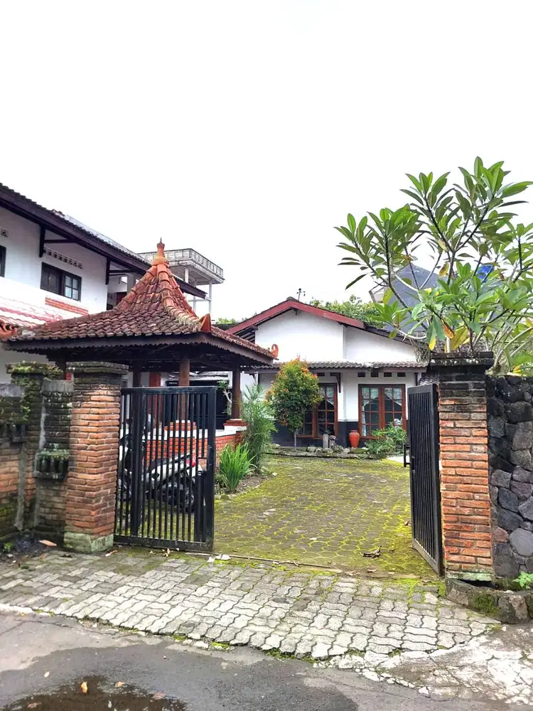 Rumah Induk dan Kos dekat Kampus UII Jalan Kaliurang