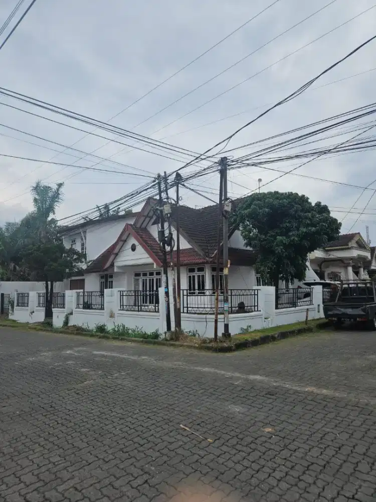 Rumah type sudut strategis