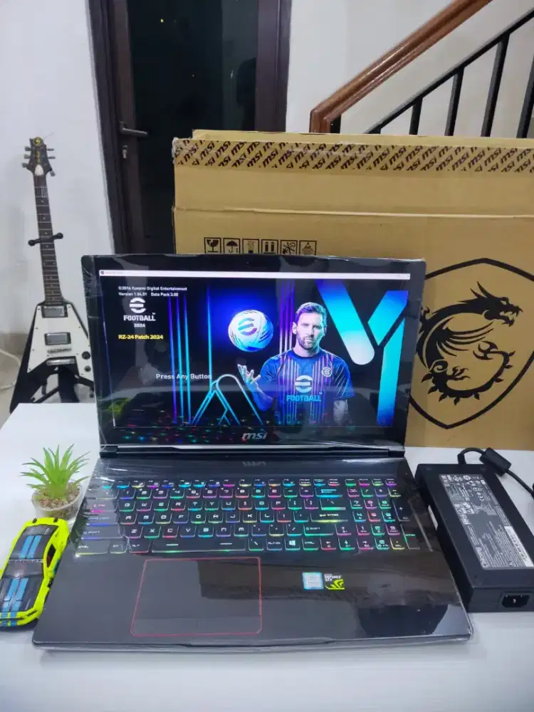 MSI RAIDER Pro GE63VR RAIDER 7RF [RAM 16 GB SSD+HDD GTX 1070 VRAM 8GB]