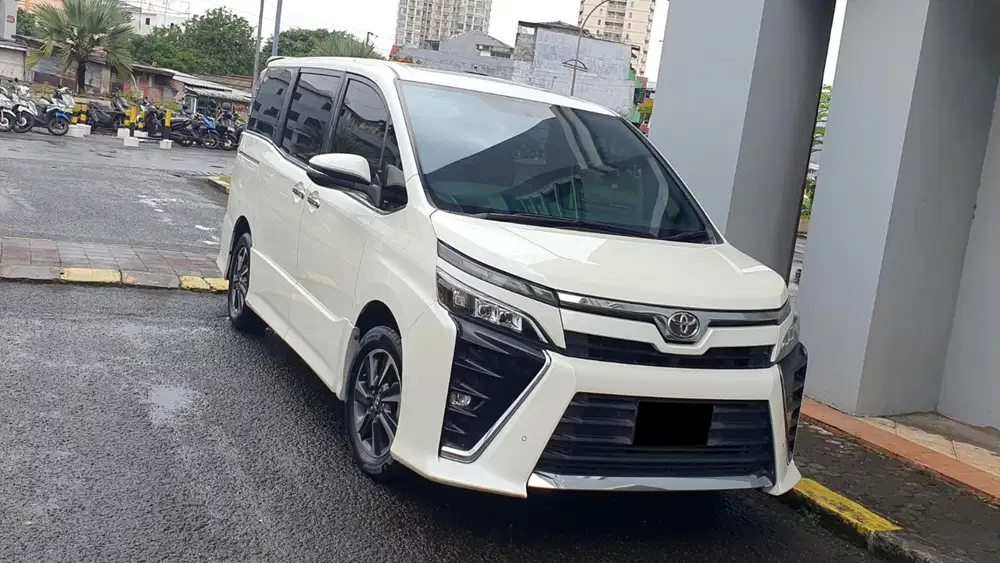 [ GARANSI 5TH ] Toyota Voxy 2.0 Sunroof AT 2018/2019