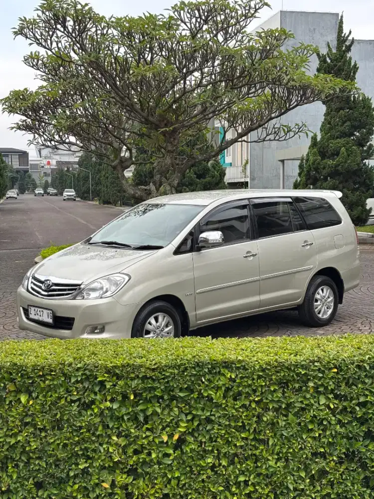 INNOVA 2.0 V A/T 2010 LOW KM ISTIMEWA