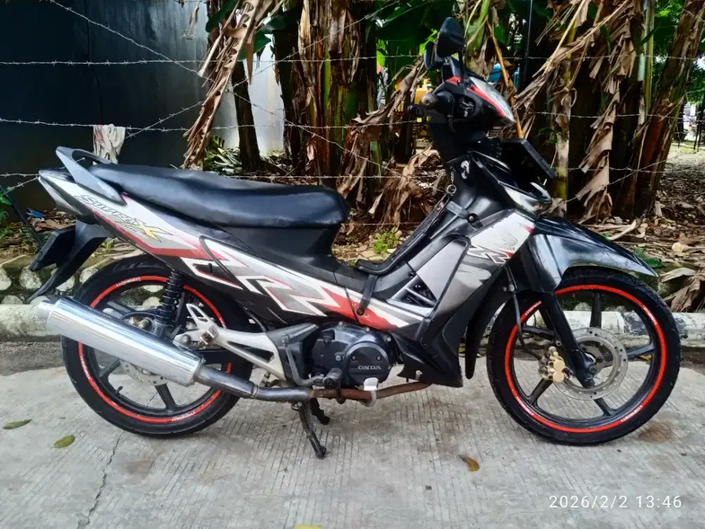 Dijual Honda Supra X 125 karbu thn 2011 mulus komplit DKI