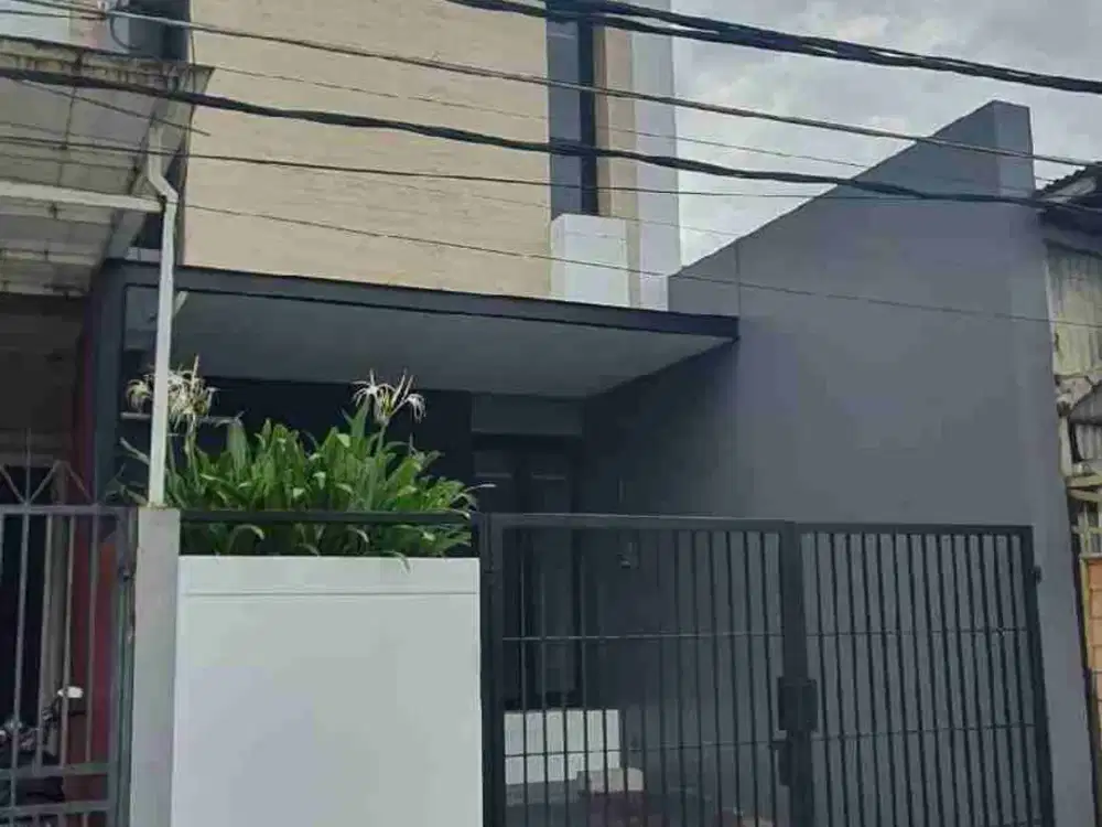 Dijual
Rumah 3 lantai di Duri Kepa Jakarta Barat