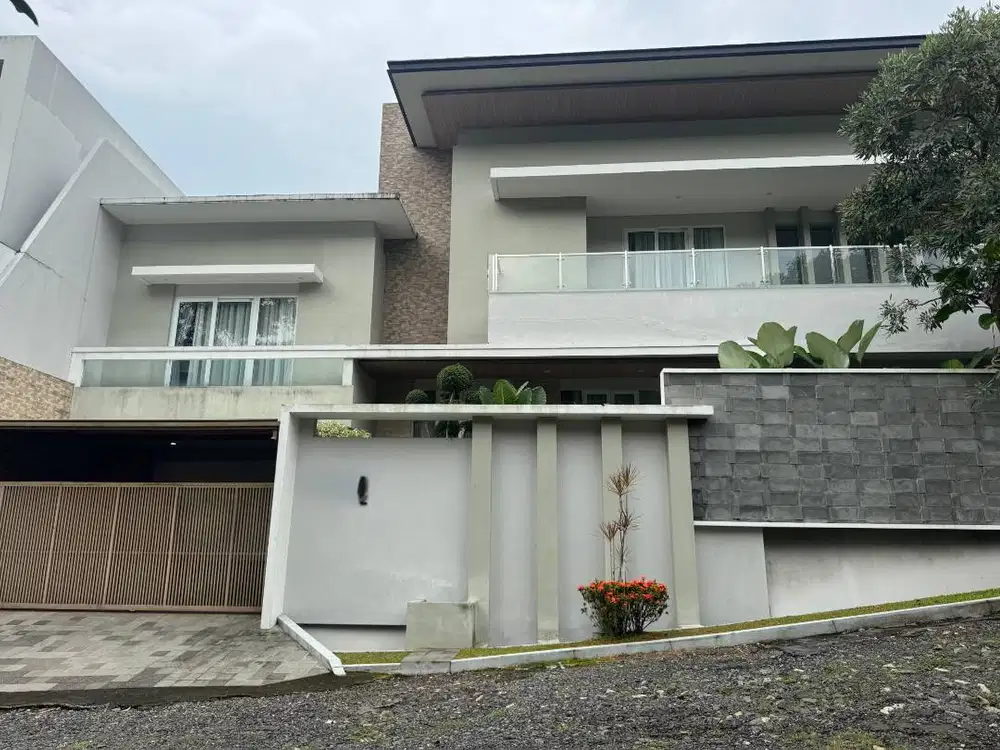 Rumah mewah di papandayan dekat akpol semarang