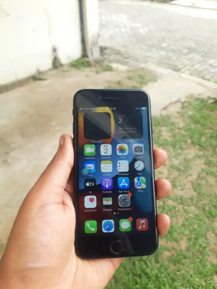 Iphone 7 128 gb jet black ex garansi resmi