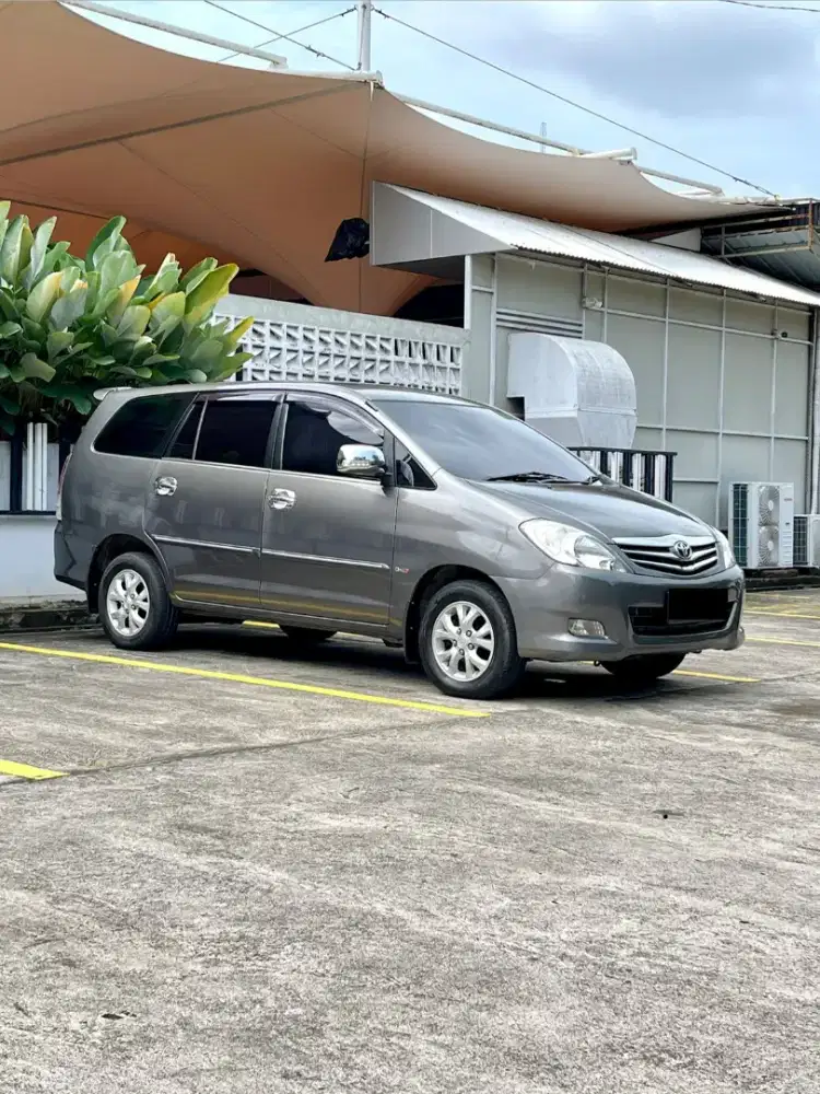 Innova 2.5 G Solar MT 2009 [Km 140 Rb]