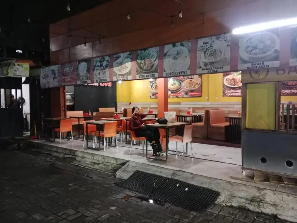 Disewa Kios Pinggir Jalan Rawabelong Cocok Untuk Jualan Makanan / Kafe