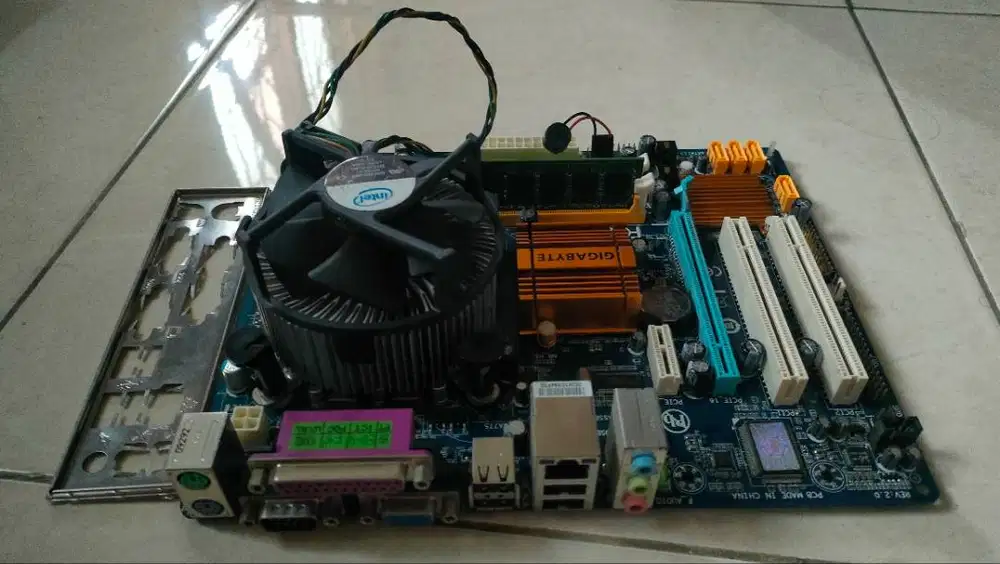 Paketan mobo Gigabyte