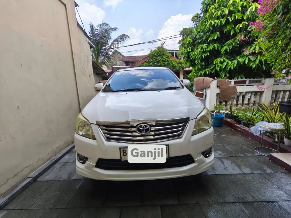 Kijang Innova V Luxury 2.0 A/T Tahun 2013