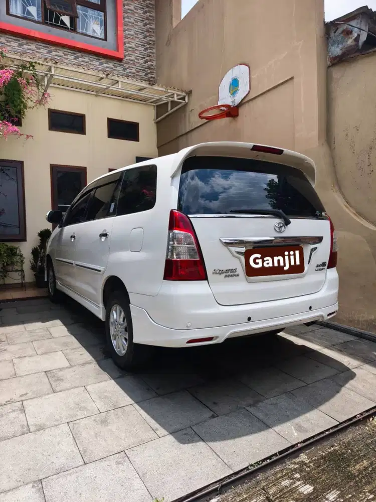 Kijang Innova V Luxury 2.0 A/T Tahun 2013