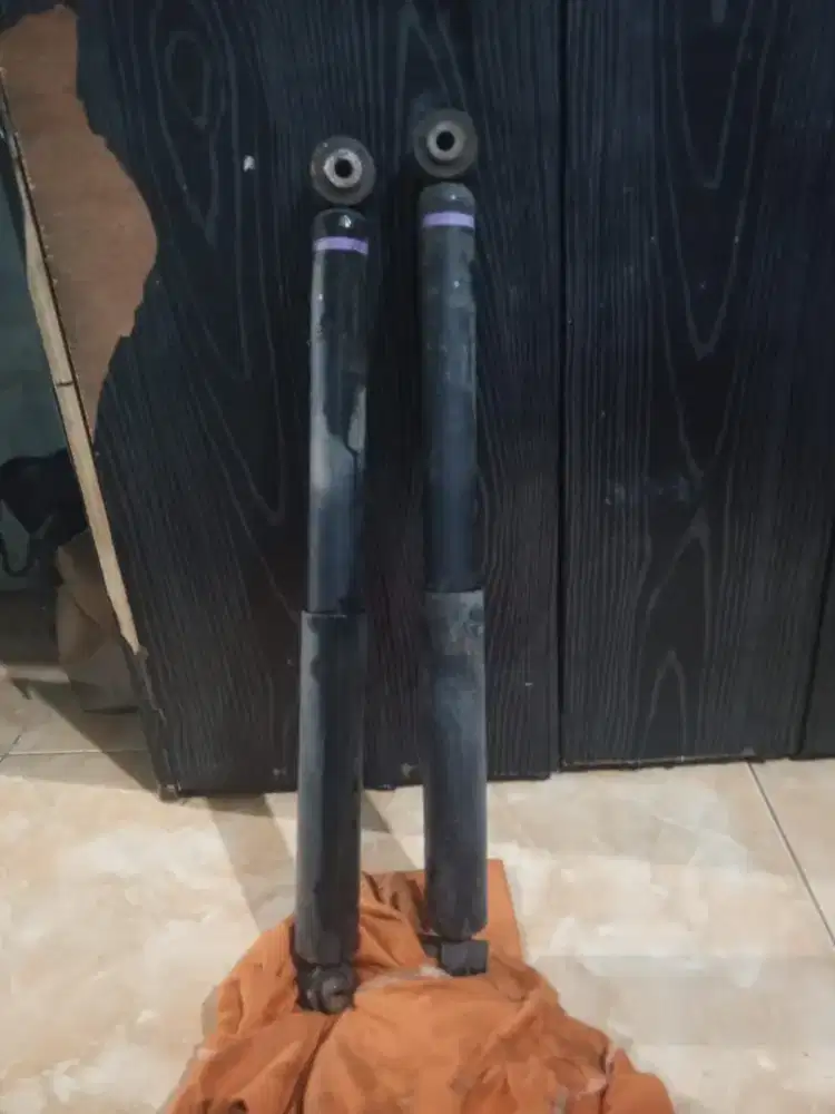 Shockbreaker mobil calya