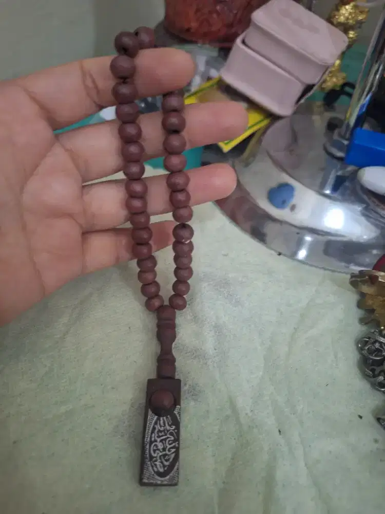 Tasbih batu wooden 
Tasbih untuk berdoa 
Limited edition 
Barang