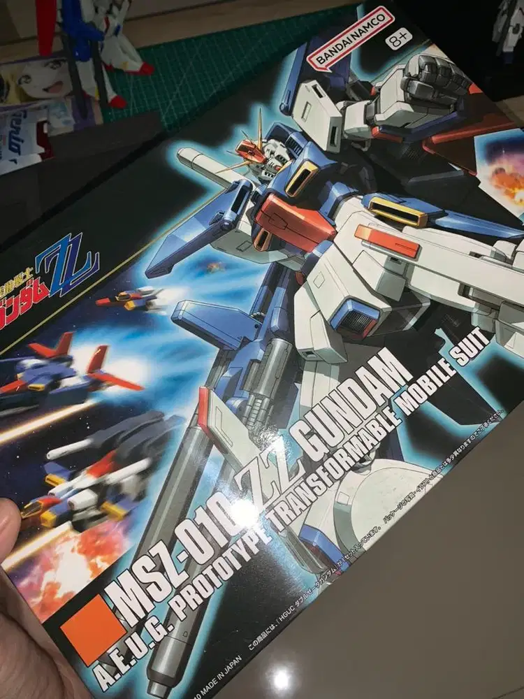 Gundam unicorn ,zz nu rx93