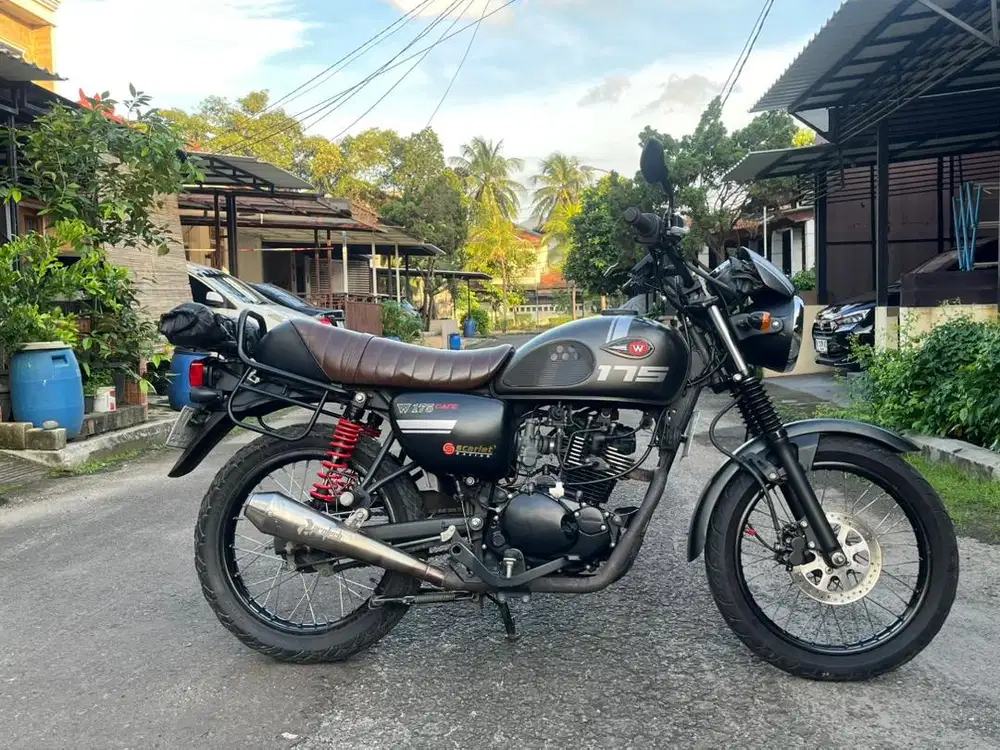 W175 Cafe 2019 abu