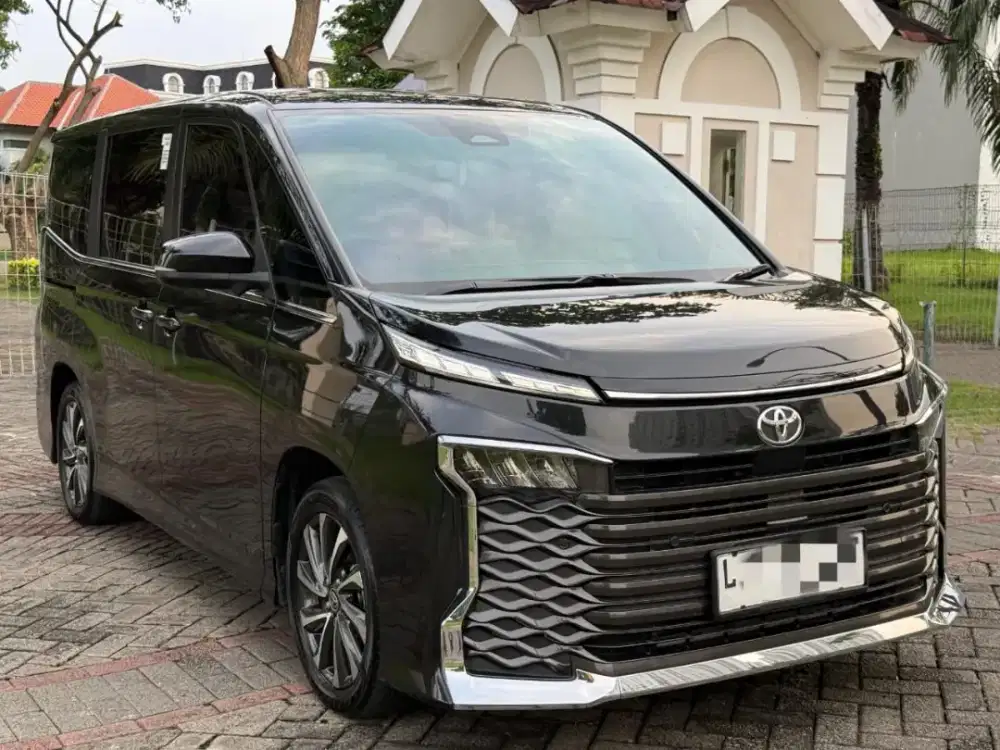 Toyota Voxy 2.0 Matic 2024 Super istimewa Hitam