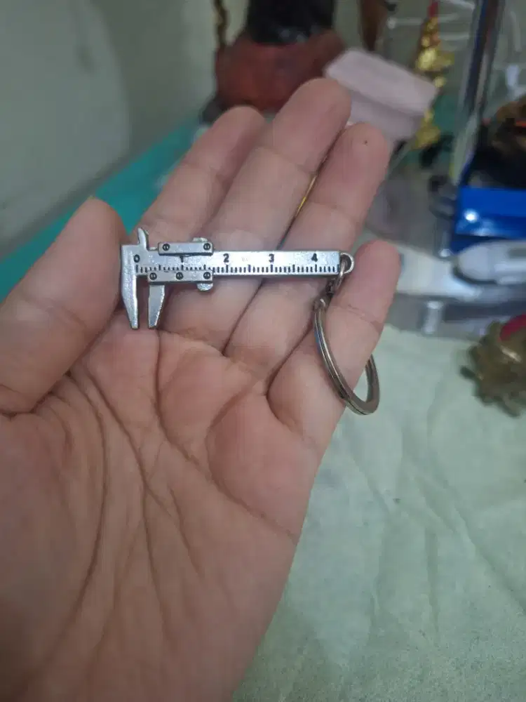 Gatungan kunci jangka 
Sorong untuk aksesoris 
Limited edition 
Barang